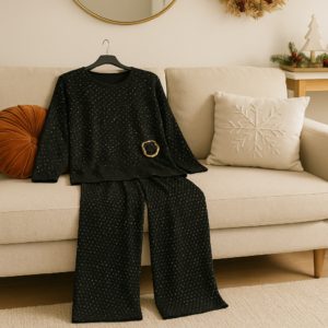 Conjunto Negro Elegante con Destellos y Pantalón de Pierna Ancha