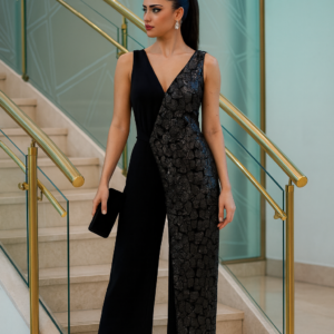 Mono elegante asimétrico negro con panel metálico