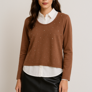 Jersey marrón con cuello camisero y perlas decorativas