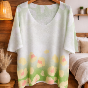 Blusa artística con estampado floral y estilo elegante