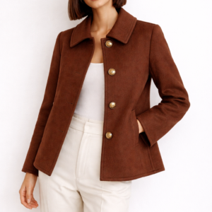 Chaqueta elegante marrón de corte clásico con botones dorados